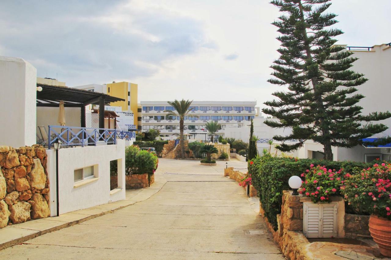 Sea Front Villa Vera Klorakas Exteriör bild